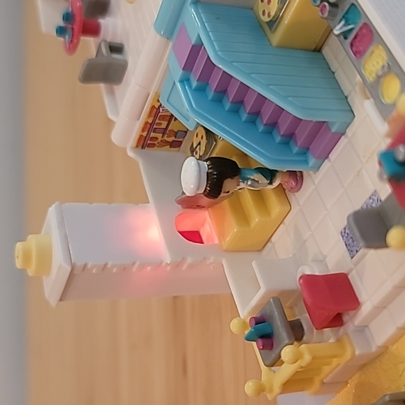 Retro Polly Pocket Light-Up Pizzeria 1993 Bluebird Toys - Picture 8 of 12